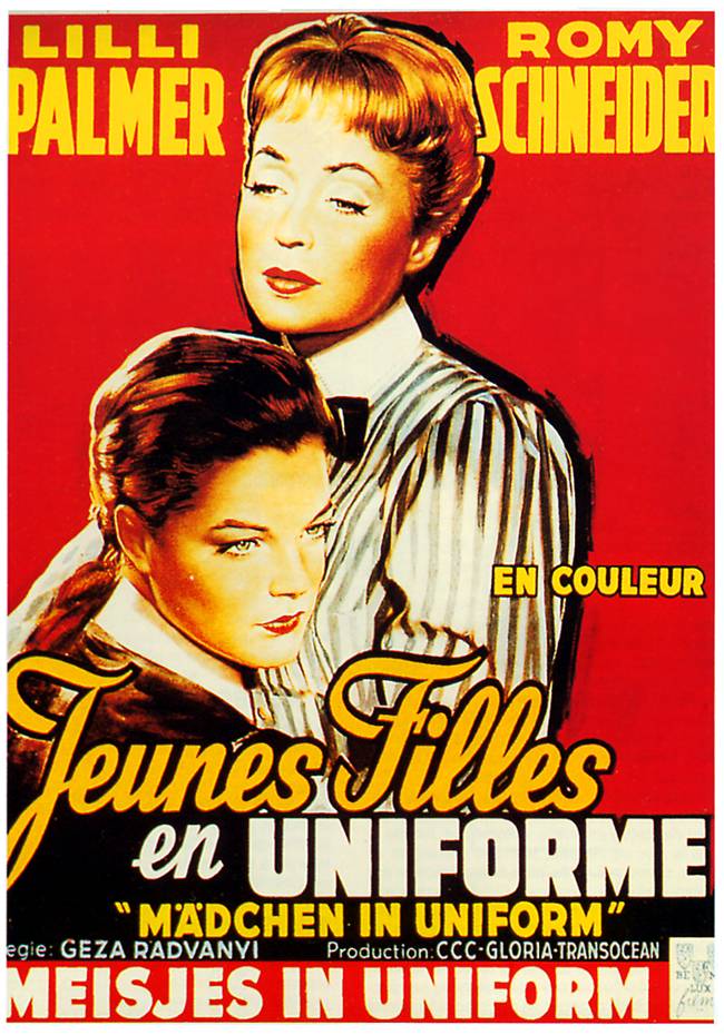 Jeunes Filles en uniforme