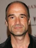 Photo de Elias Koteas