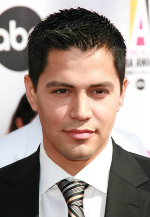 Jay Hernandez