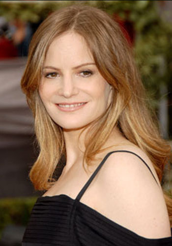 Jennifer Jason Leigh