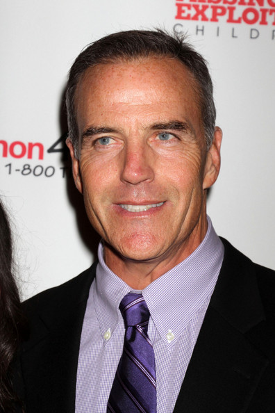 Richard Burgi. 