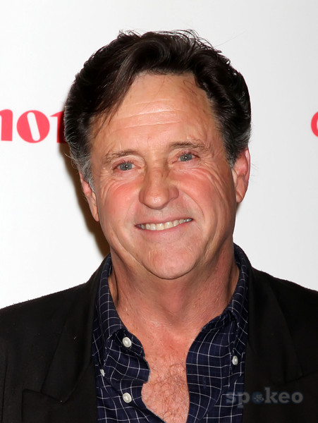 Robert Hays